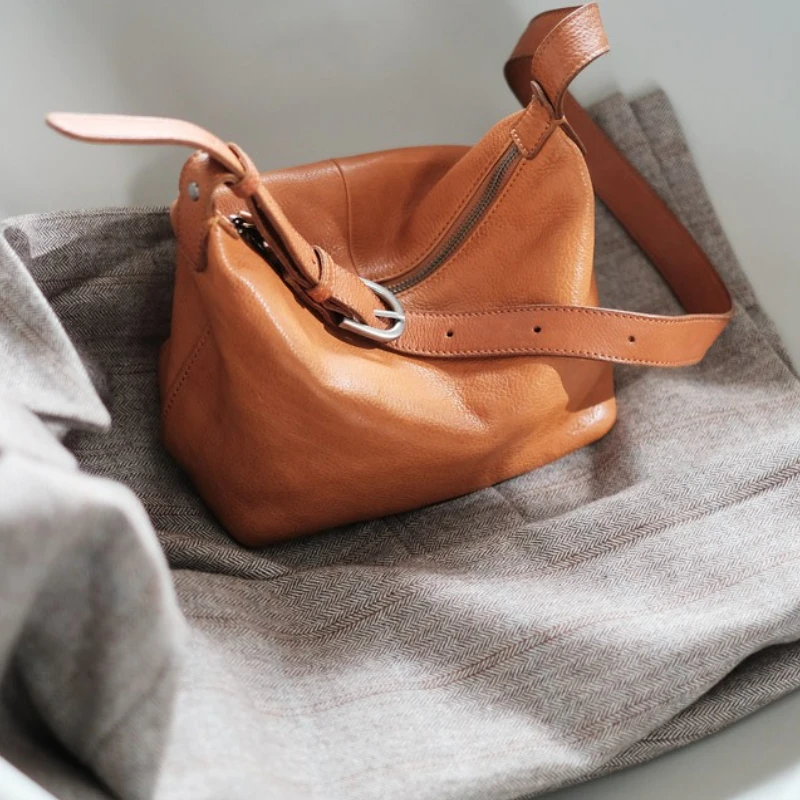 

Luxury Botanically Tanned Leather Underarm Pouch Bag - Convertible Shoulder Sling for Women, 24hr Urban To Office Carryall