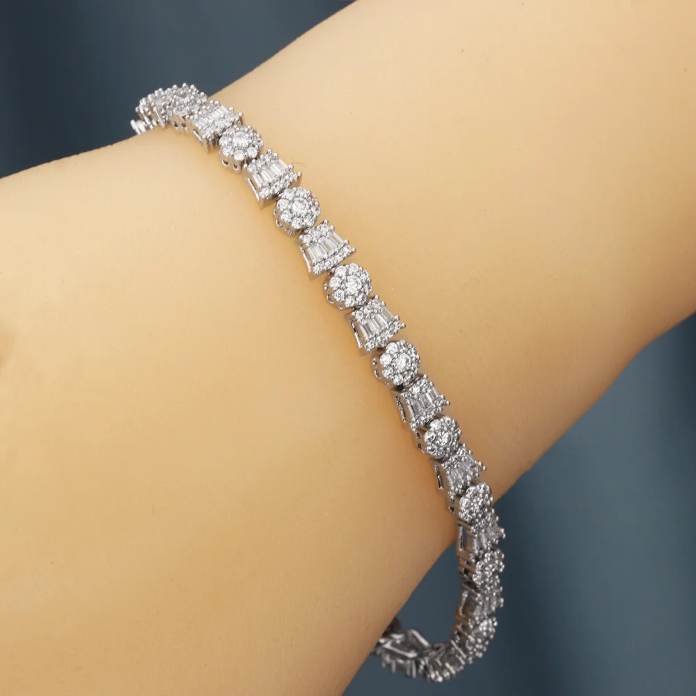 Elegant Full Micro Pave Zircon 18K gold Color CZ Leaf Link Chain Bracelet for Women Fashion Wedding Party Jewelry Bangle