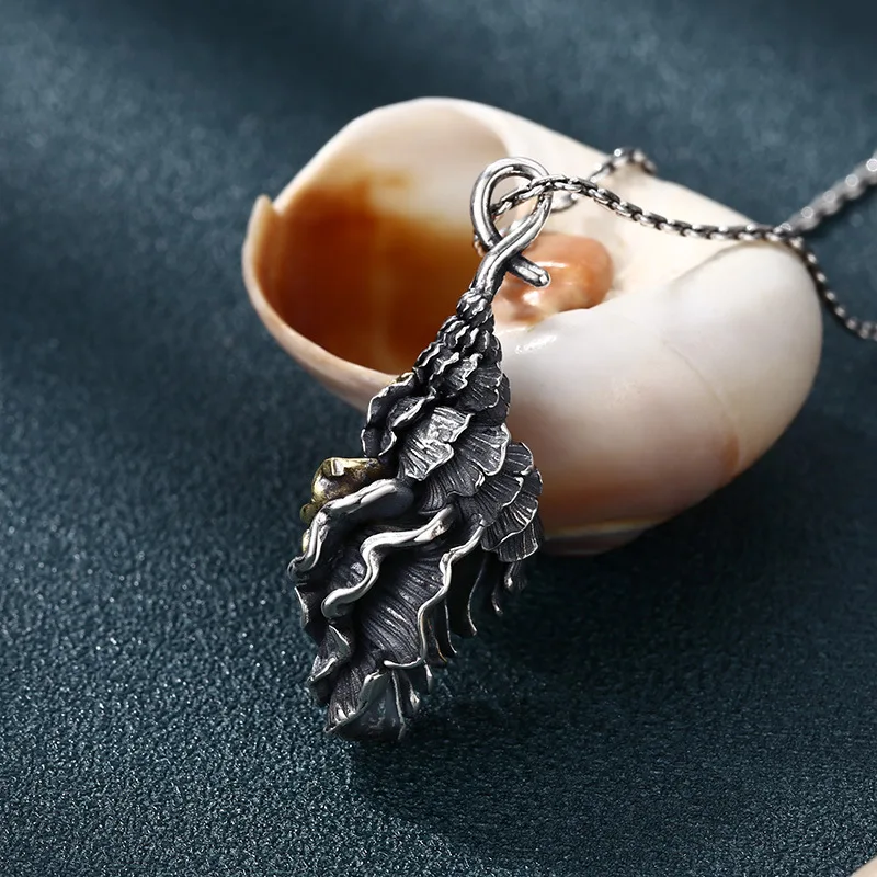 

S925 Sterling Silver Conch Pendant Black Color Old Process Unisex Gold-Plated Fine Jewelry FYNE382