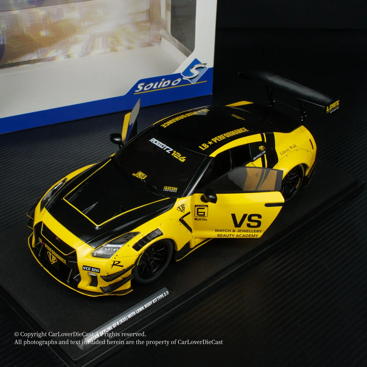 Solido 1:18 nissan GTR R35 YELLOW Collection die cast alloy car model decoration gift