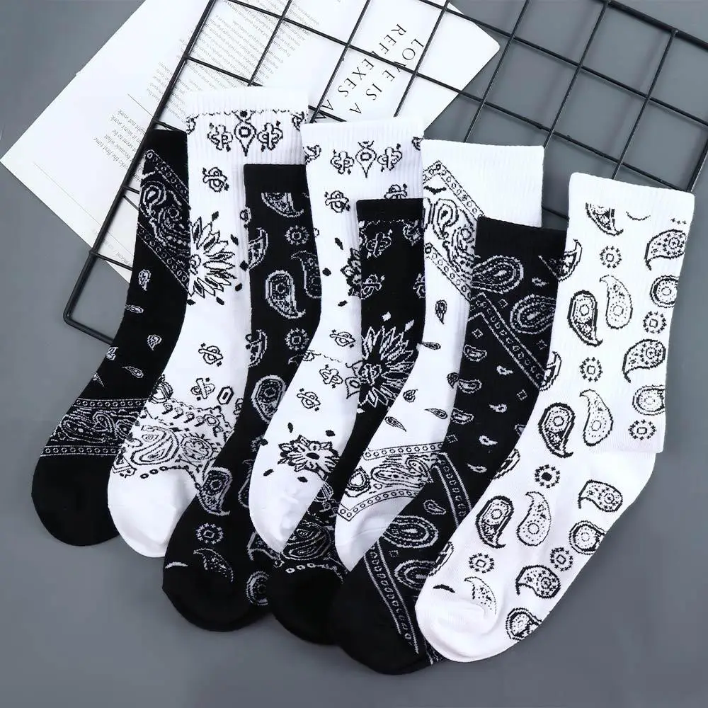 Calcetines deportivos cómodos y transpirables para hombre, medias de estilo coreano con flores de Paisley Harajuku, medias de tubo medio para mujer
