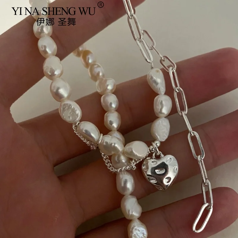 عقد من اللؤلؤ الفضي اللون للنساء ، سلسلة رائعة غير متماثلة ، الربط السلس للحب ، شعور تصميم ممتاز ، أزياء فاخرة خفيفة