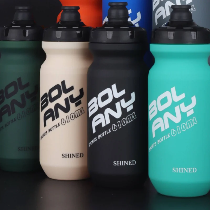 

Новая бутылка для воды для кемпинга и велоспорта, простой горный дорожный велосипед, сжимание, 610 мл, спортивный портативный материал из ПВХ