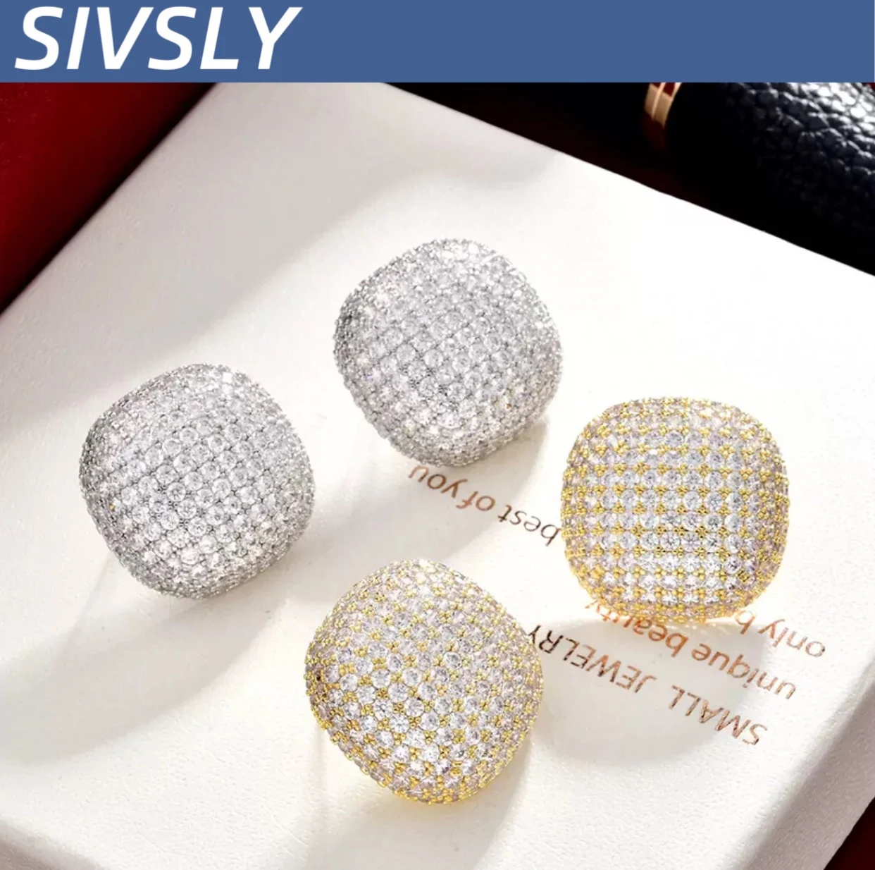 

[Luxury] Selling well, micro-embellished diamond-studded super shiny round square earrings, high-end feeling elegant