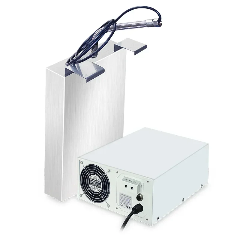 Electroplating pretreatment ultrasonic cleaning equipment, side-mounted input ultrasonic vibration plate