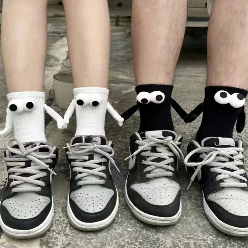 Funny Couples Holding Hands Sock Women Magnet Stereoscopic Doll Unisex Kawaii Cute Expression White Black Hold Hands Ankle Socks