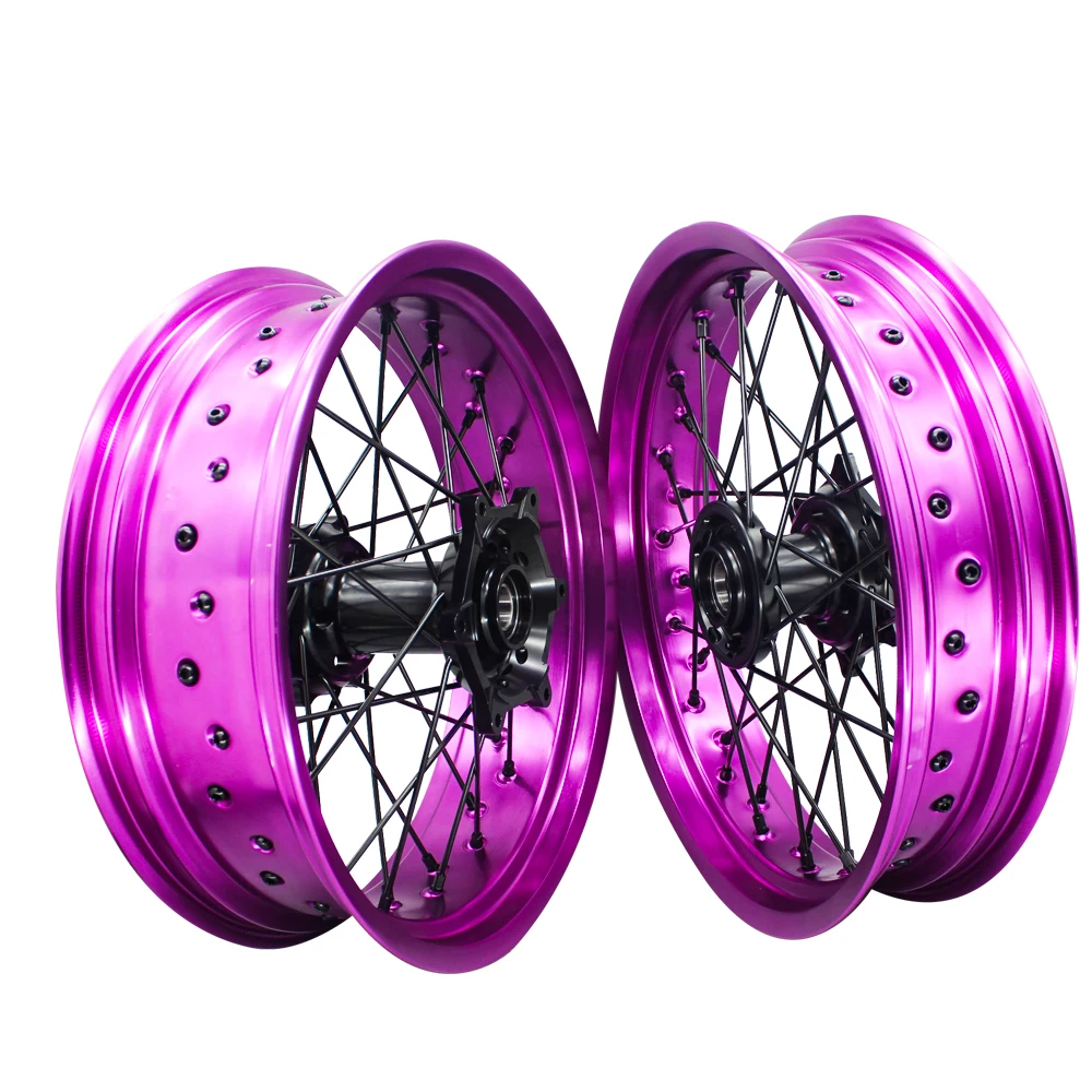 EXC 125 250 400 500 17 بوصة حافة أرجوانية محور أسود متوافق مع عجلات Super Moto مجموعة عجلات الدراجة النارية لـ KTM