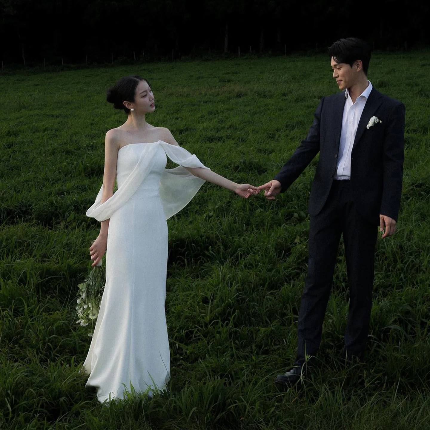 

Свадебное платье-русалка без бретелек из мягкого атласа, без рукавов, в корейском стиле, с кружевной шнуровкой на спине, со шлейфом, для фотосессии