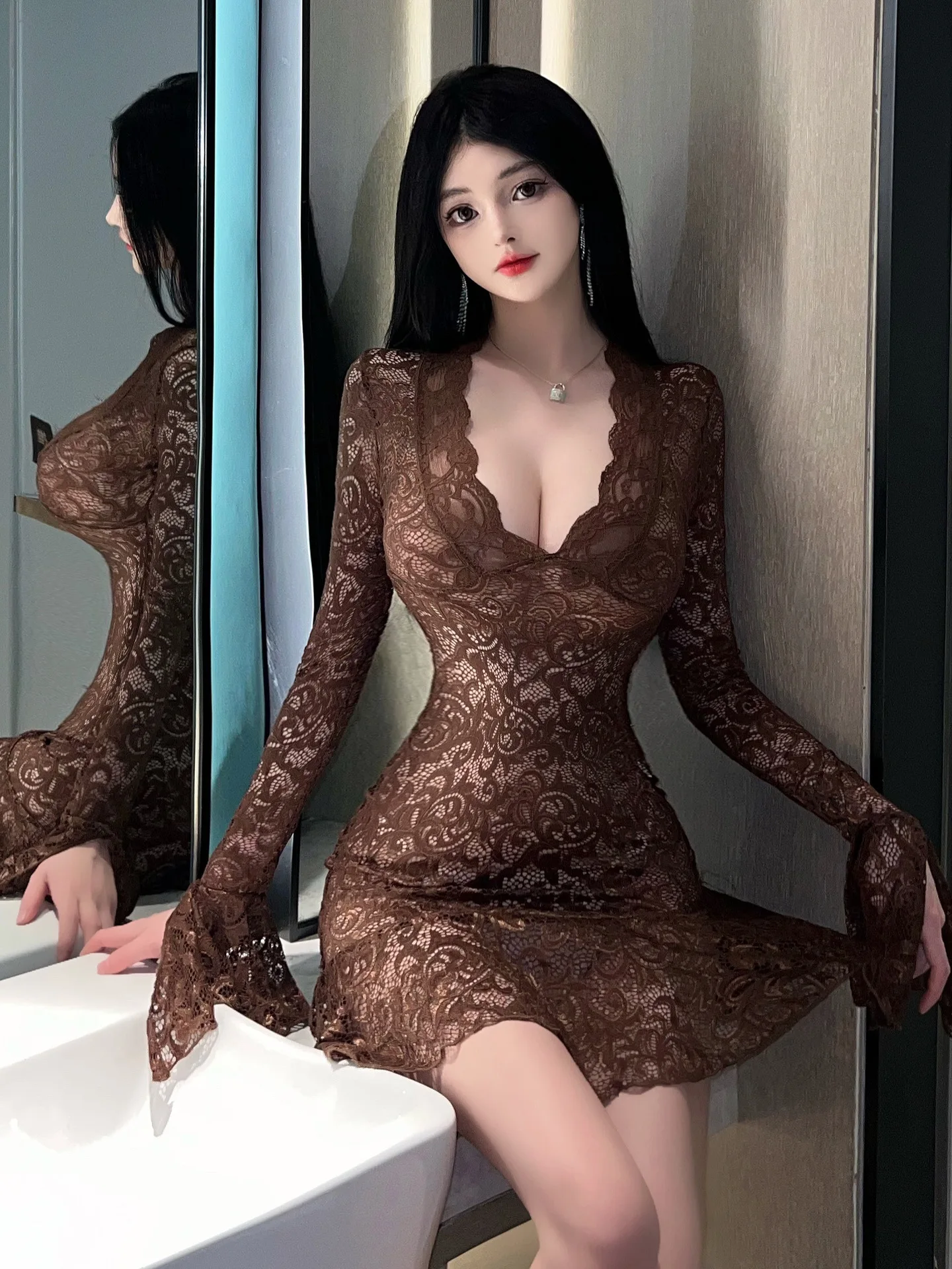 2024 Zomer Sexy Pikant Meisje Kant Doorschijnende Trompetmouwen Ruche Rand V-Hals Clinching Taille Wrap Heup Zwarte Slanke Korte Jurk T31j