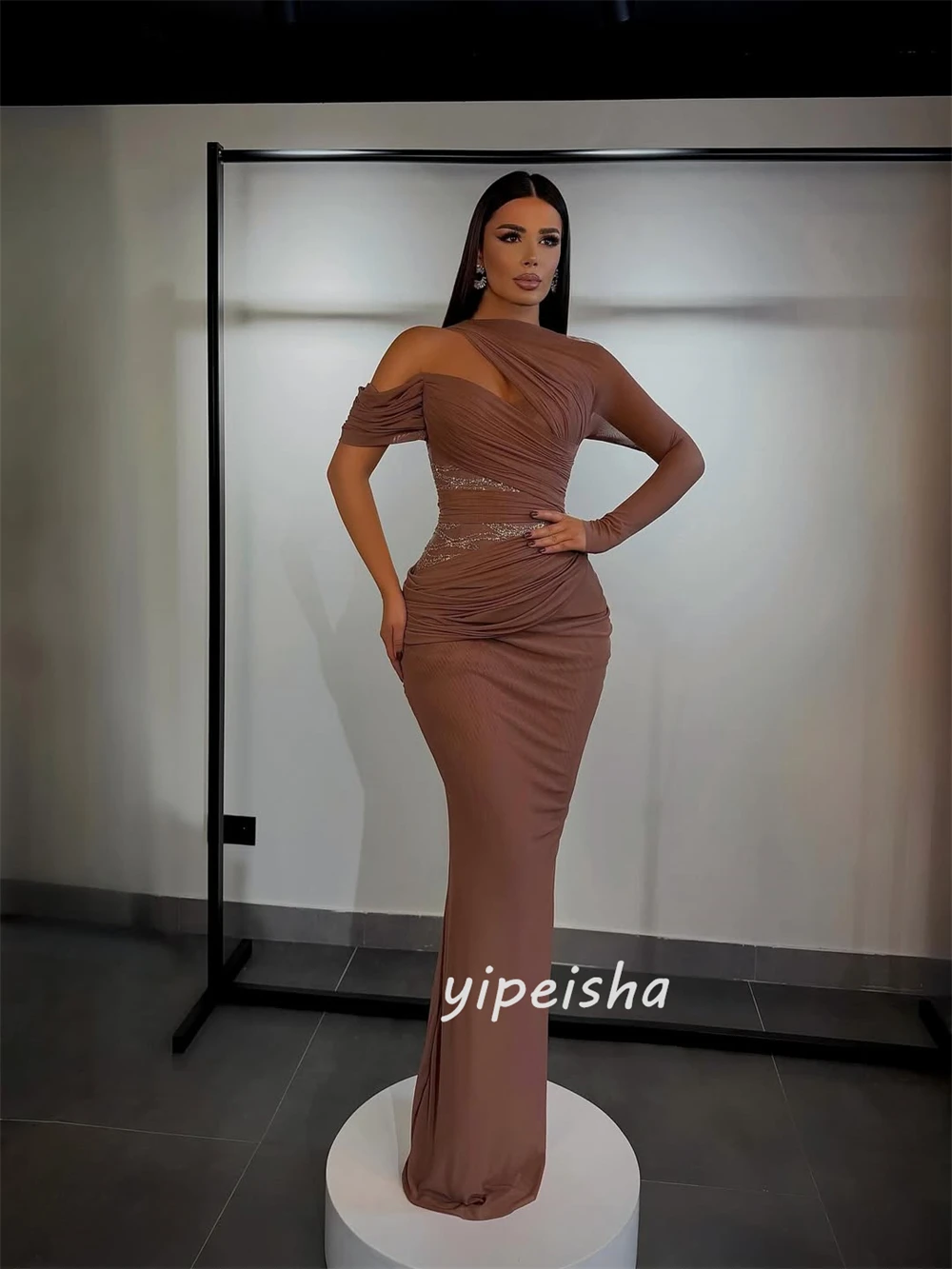 Personnalisé mode Style moderne Jersey paillettes froncé colonne encolure dégagée robes longues robes de soirée tailles disponibles correspondant