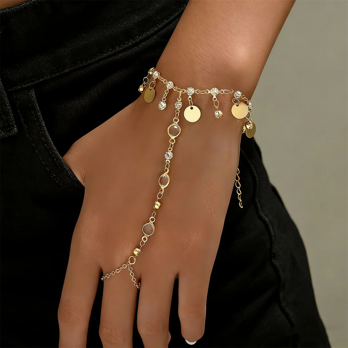 Böhmisches Zirkon-Pailletten-Quasten-Fingerarmband für Frauen Glänzende Strassbesetzte Fingerkette Trendiges Accessoire Geschenke – Detail 2