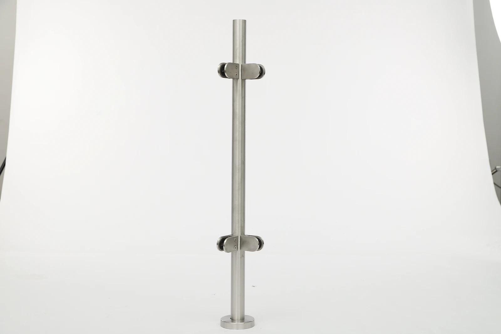 316 ステンレス鋼手すりポスト、装飾カバー付き、耐食性、安定したガラス保持、高さ 90cm