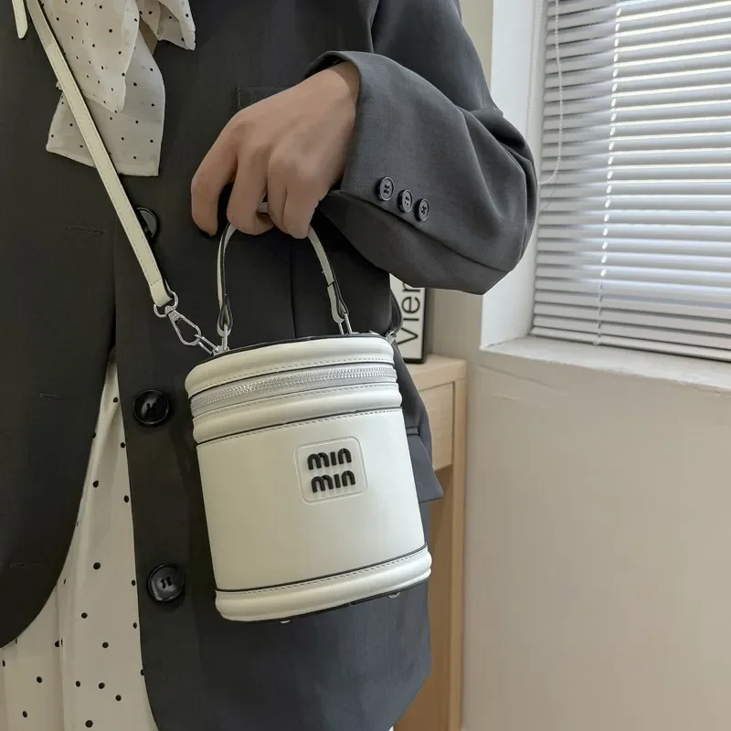 Borsa a secchiello convertibile stile K 2025 Borsa a tracolla/tracolla portatile di lusso da donna con bestseller di artigianato artigianale