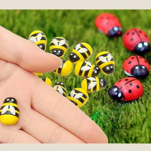 100Pcs Mini Wooden Bee Ladybug Self-adhesive Sticker Garden Figurine Miniature Children Painted DIY Craft Animal Home Decoration