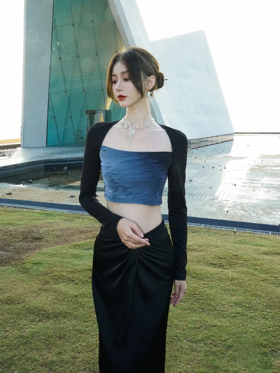 

Женский топ ONMOON: трикотажный, с квадратным вырезом, длинный рукав, с принтом, облегающий крой, дизайн 2023