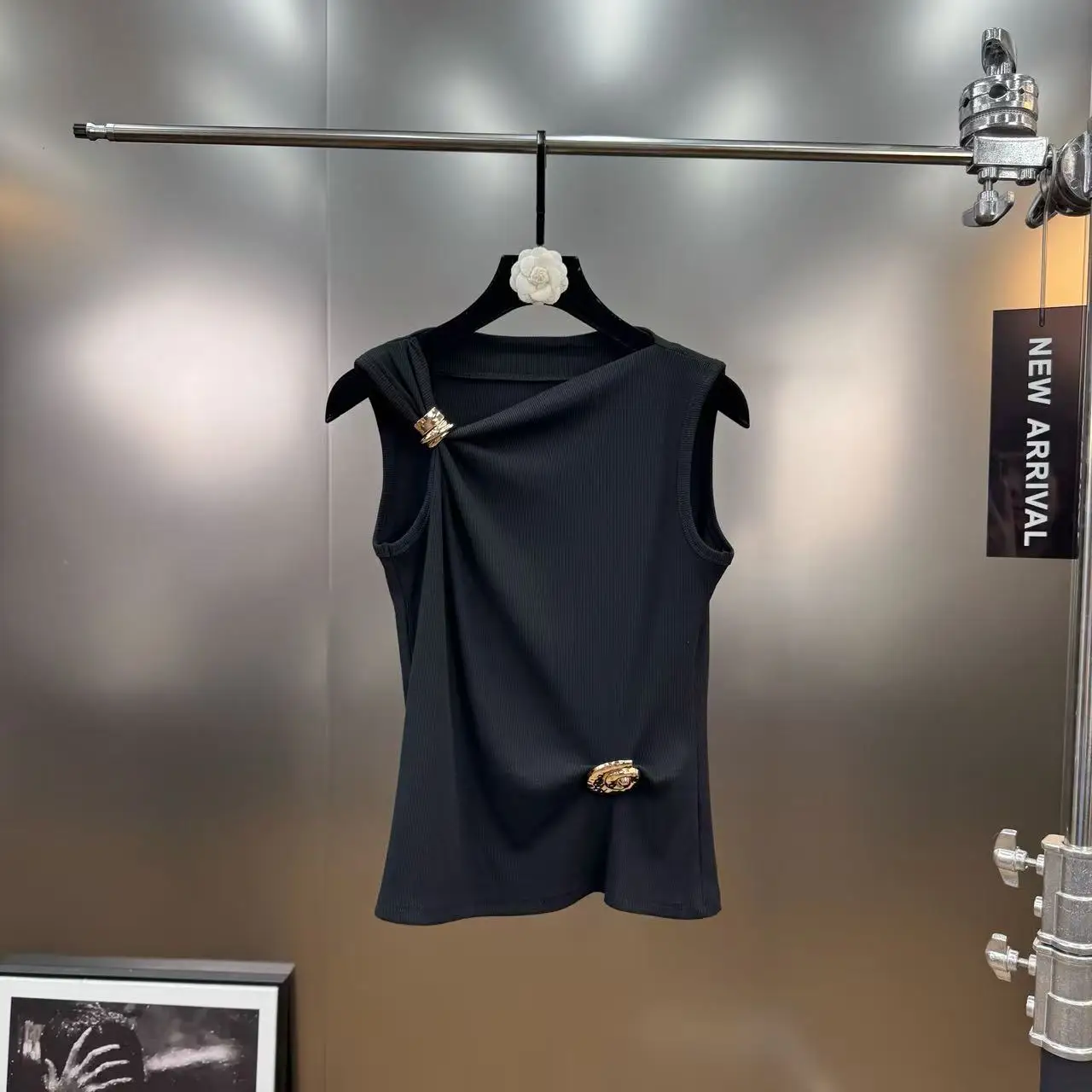 

Women's Fashion Slimming Round Neck Casual Simple Tops Sleeveless Designer Women's Clothes Night Club Summer Vest 2025 New