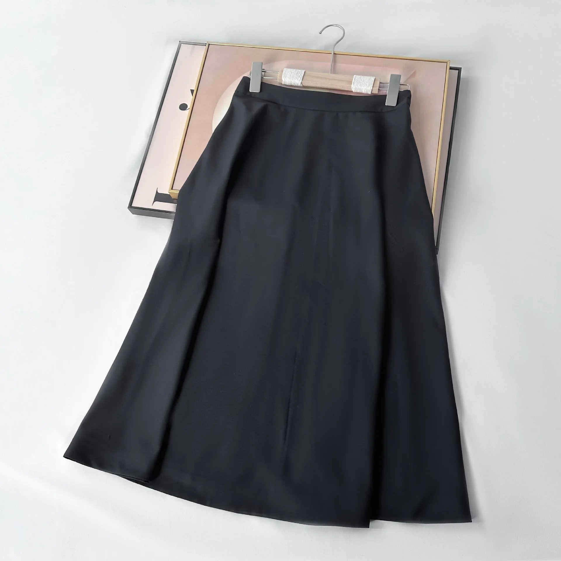 

Women's High-End Black Soft Skirt, Comfortable, Slimming, All-Match Female Skirt, Cool Lady, New Fashion, Autumn