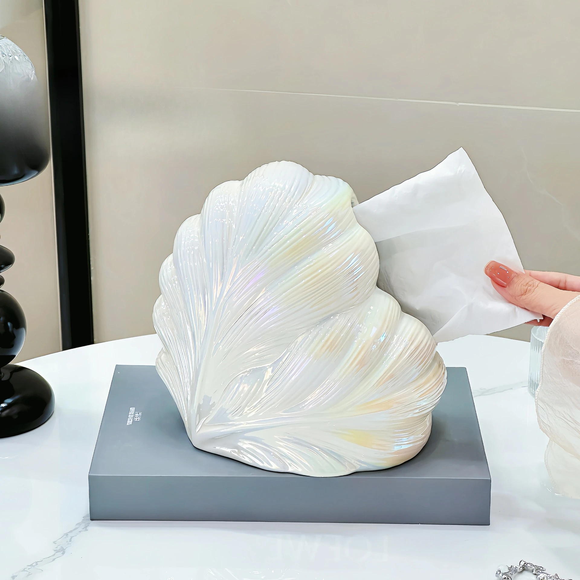 Light Luxury Feather Tissue Box, Living Room Coffee Table Pumping Carton, Creative Napkin Storage Box Ornament