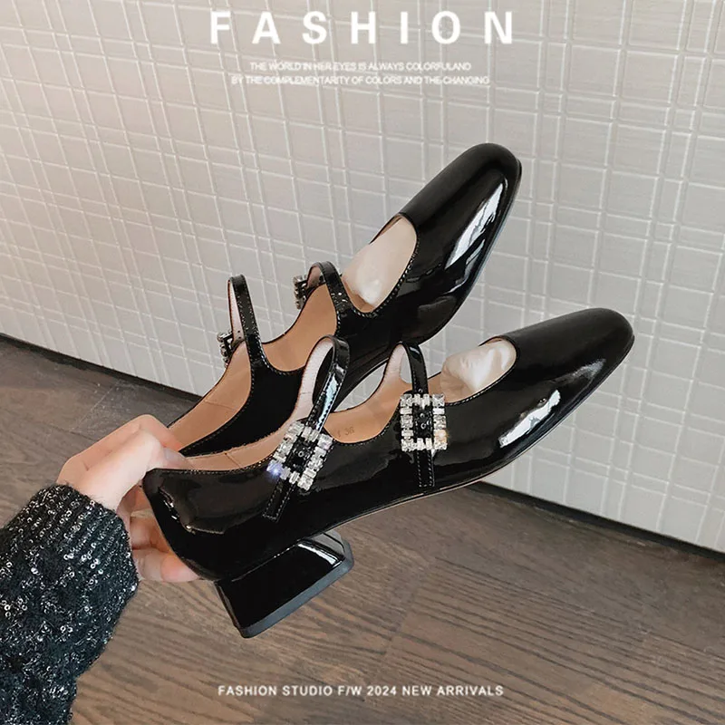 

Elegant High Heels Women Double Buckle Straps Mary Jane Shoes Low Heel Pumps Luxury Patent Leather Rhinestone Party Dress Shoes