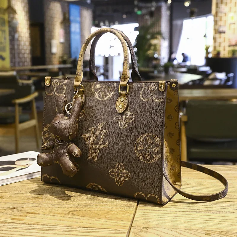 Guangzhou Women's Luxury Handbag Large Capacity Single Shoulder Bag New 2023 High-End Feel Flower Pattern Tote Bag