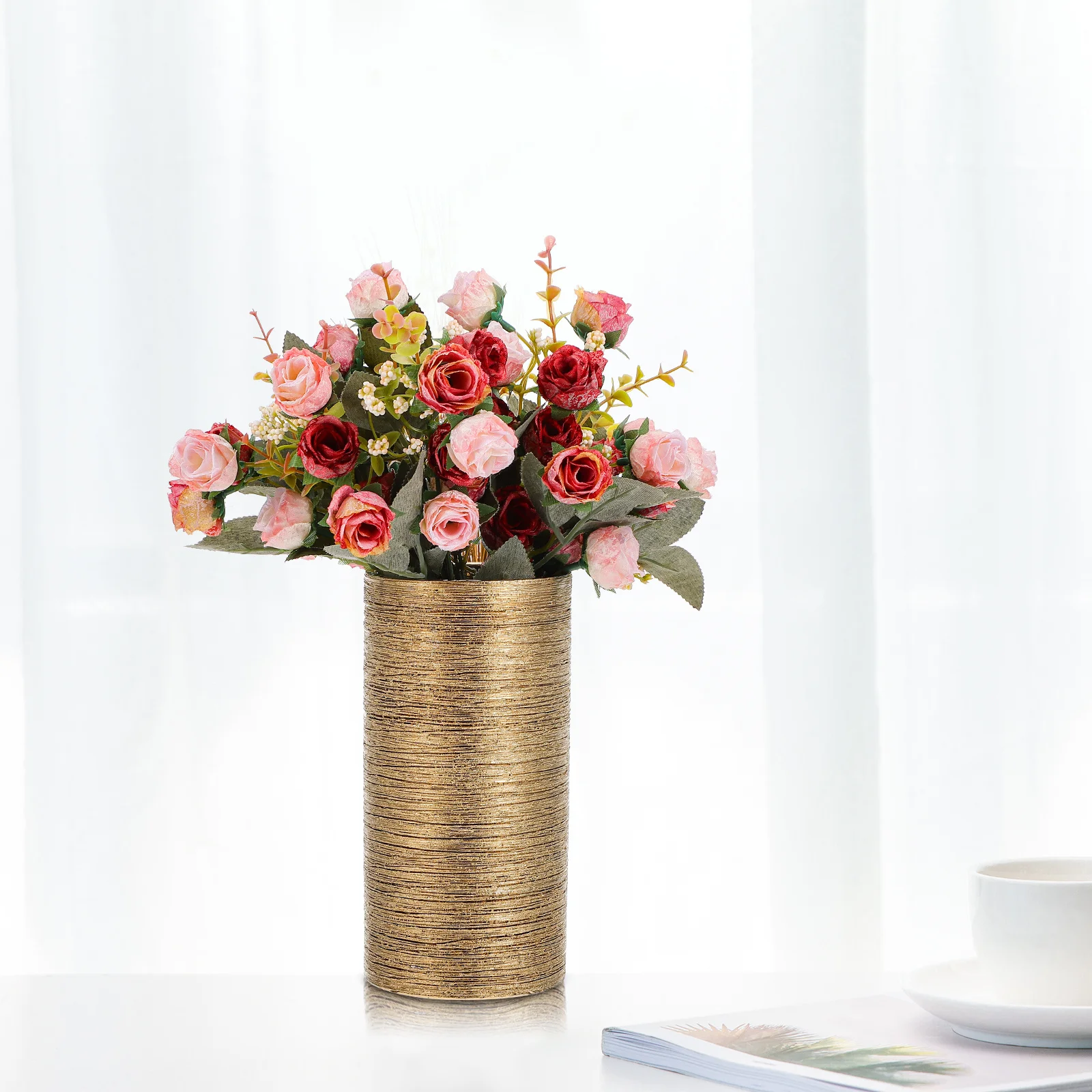 

1Pcs Ceramics Flower Vase Golden Brushed Nordic Style Round Vase Ornament for Home Office Living Room Decoration
