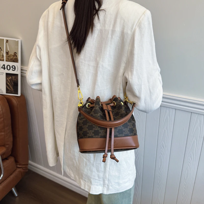 

Unique Solid Color Large Capacity Messenger Purse Shopper Bag Commuter Crossbody For Women Casual Chic