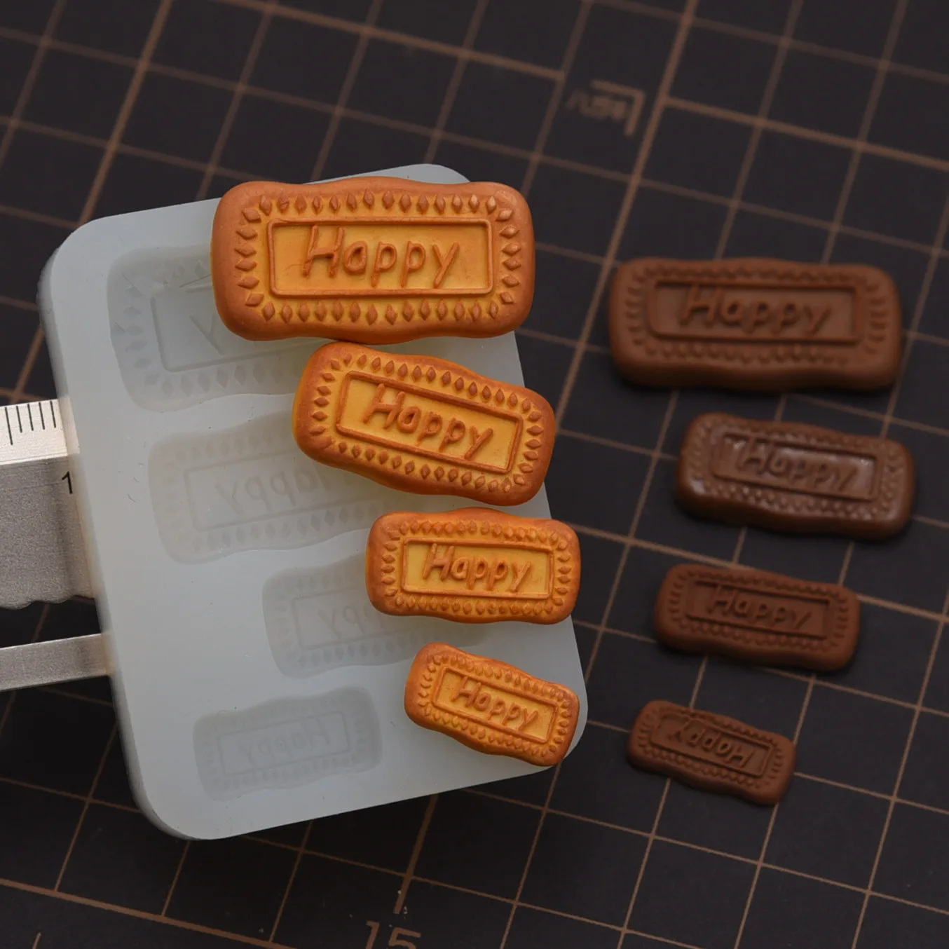 

Miniature Happy Cheese Cookies Silicone Mold Polymer Clay Minature Biscuit Child Handicraft DIY molds