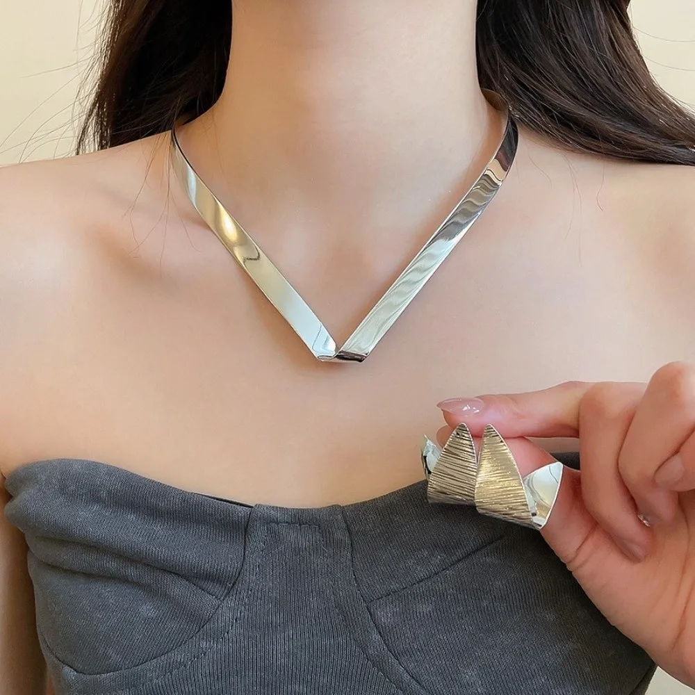 Metallic Finish Punk Jewelry Set Wide Face Chain Bright Metal Choker Necklace Gothic Necklace Earrings Set Hip-Hop Style