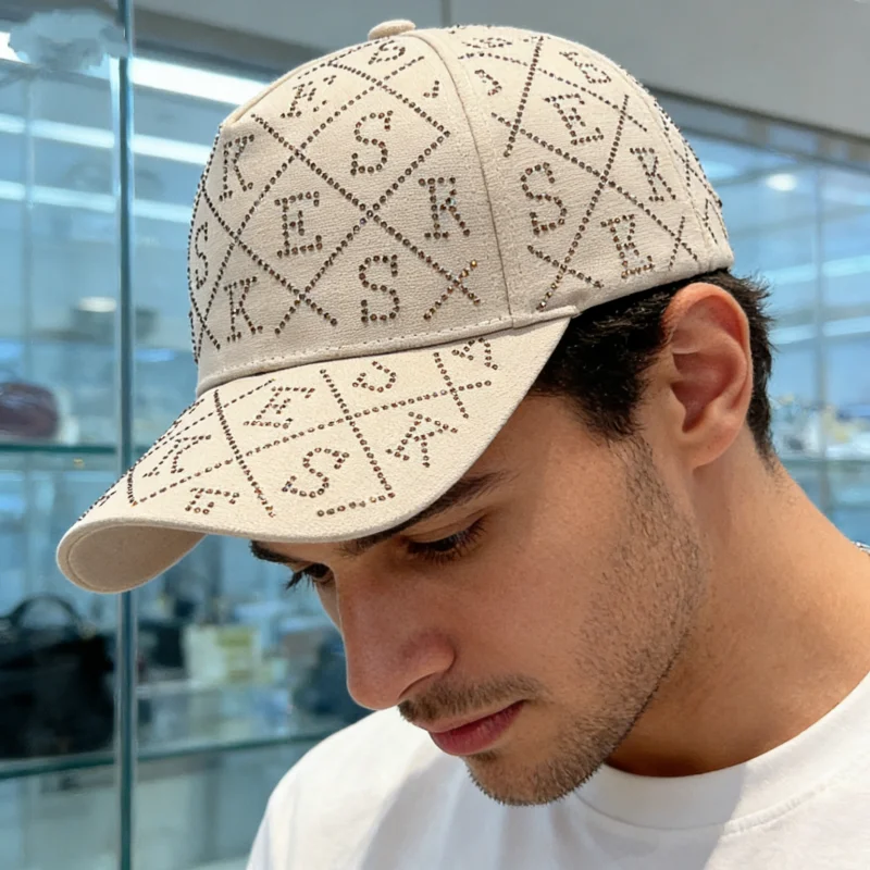 Baseballkappe mit Vollbesatz aus Strass, Luxuriöses Funkelndes Strass-Design, Alltägliche Streetwear, die das Gesicht schmaler wirken lässt, Vielseitige Schirmmütze, Urlaubsgeschenk – Detail 7
