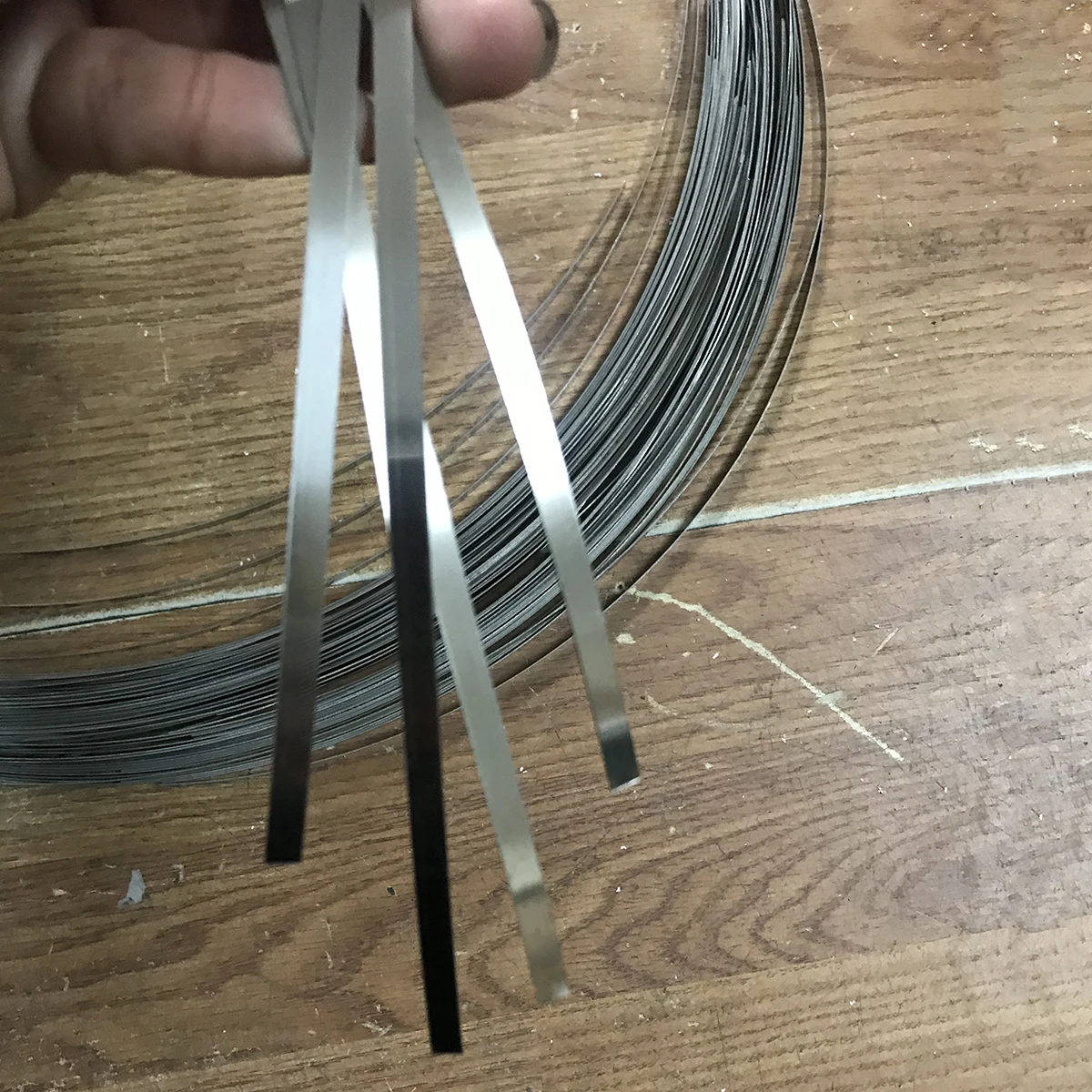 

5 Meter High Elasticity 301 Stainless Steel Narrow Foil Strip Roll Width 5 10 20mm Steel Sheet Thick 0.1/0.15/0.2/0.3/0.4/0.5mm