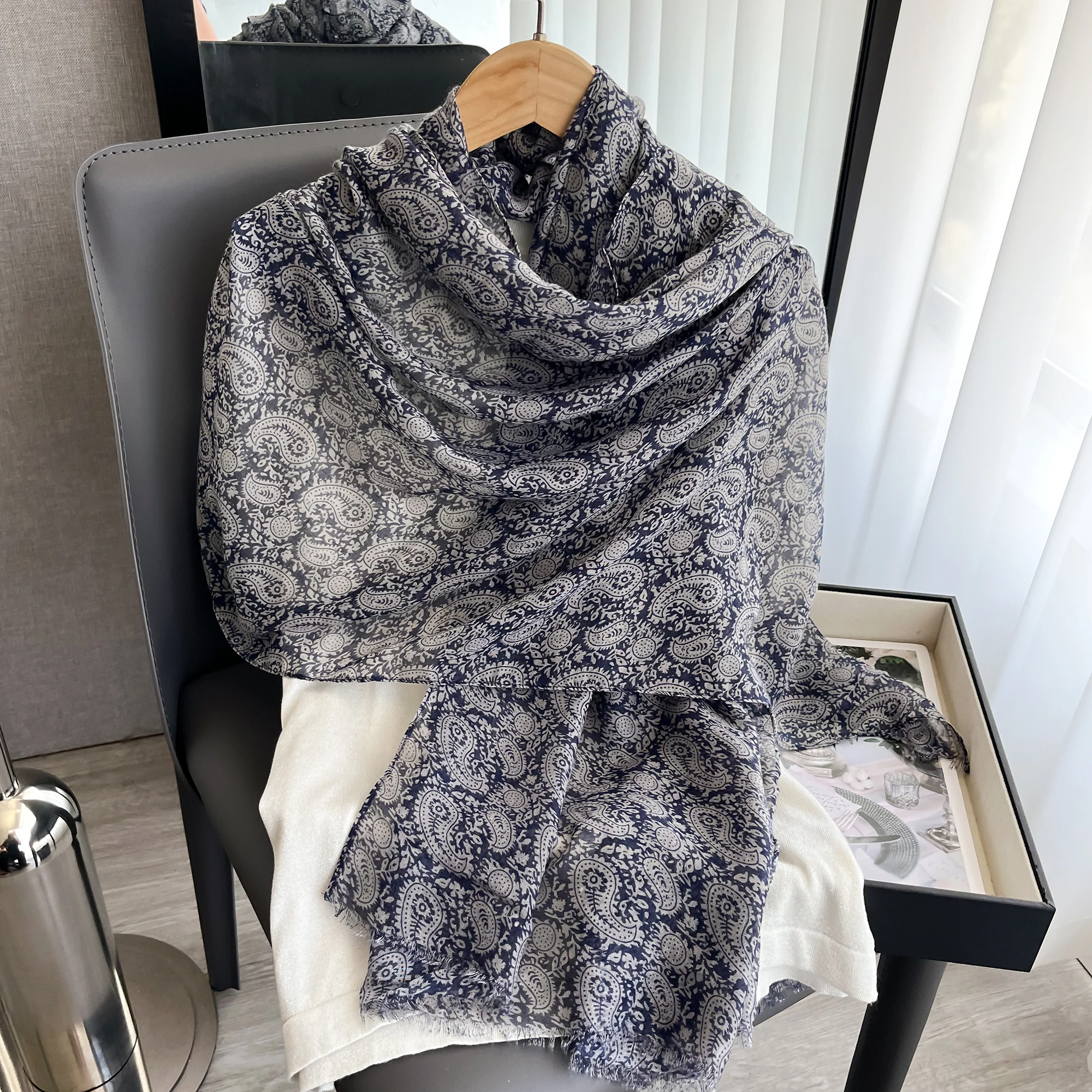 2024 Fashion Paisley Abstract Floral Tassel Viscose Shawl Scarf Lady High Quality Wrap Thin Pashmina Stole Muslim Hijab 180*90CM