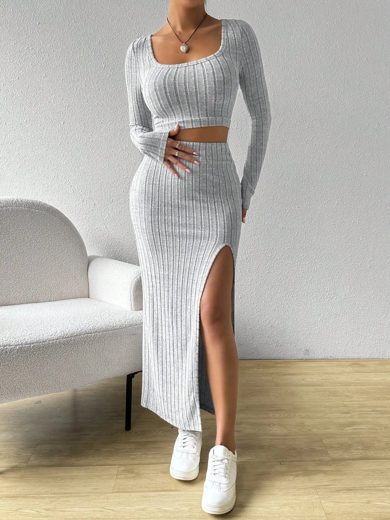 New fashionable solid-color autumn warm knee-length skirt set