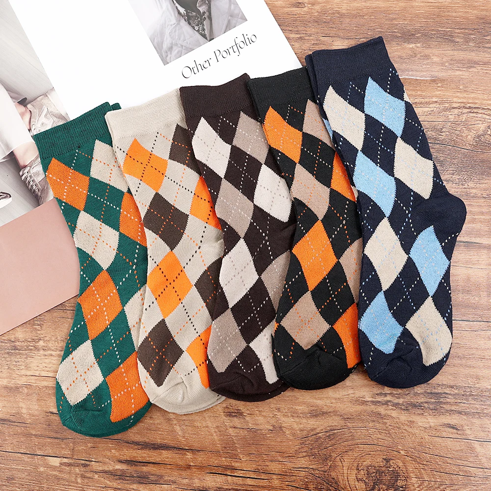 Women Colorful Diamond Lattice Striped Socks Quality Plaid Diamond Pattern Argyle Geometric Harajuku Cotton Medium Tube Sock