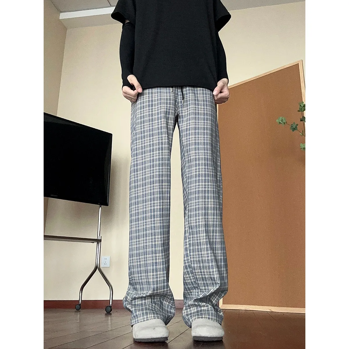Lightweight and breathable checkered pants, long pants for spring and autumn casual wear, versatile for couples, retro and loose