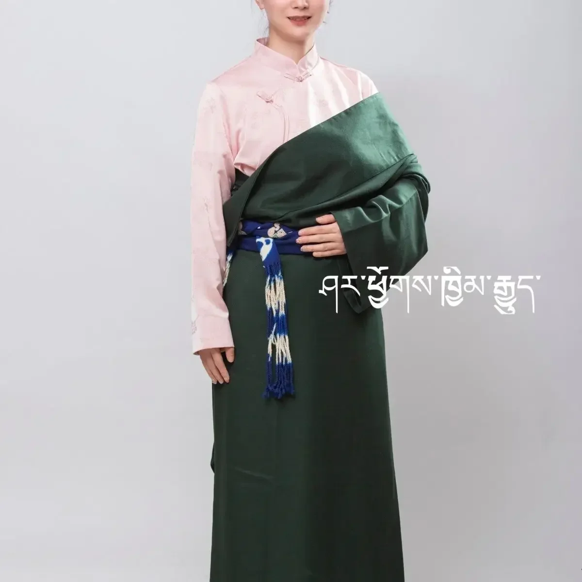 ใหม่ผู้หญิงทิเบต Kangba รุ่น Guozhuang สีทึบ single-Layer Robe