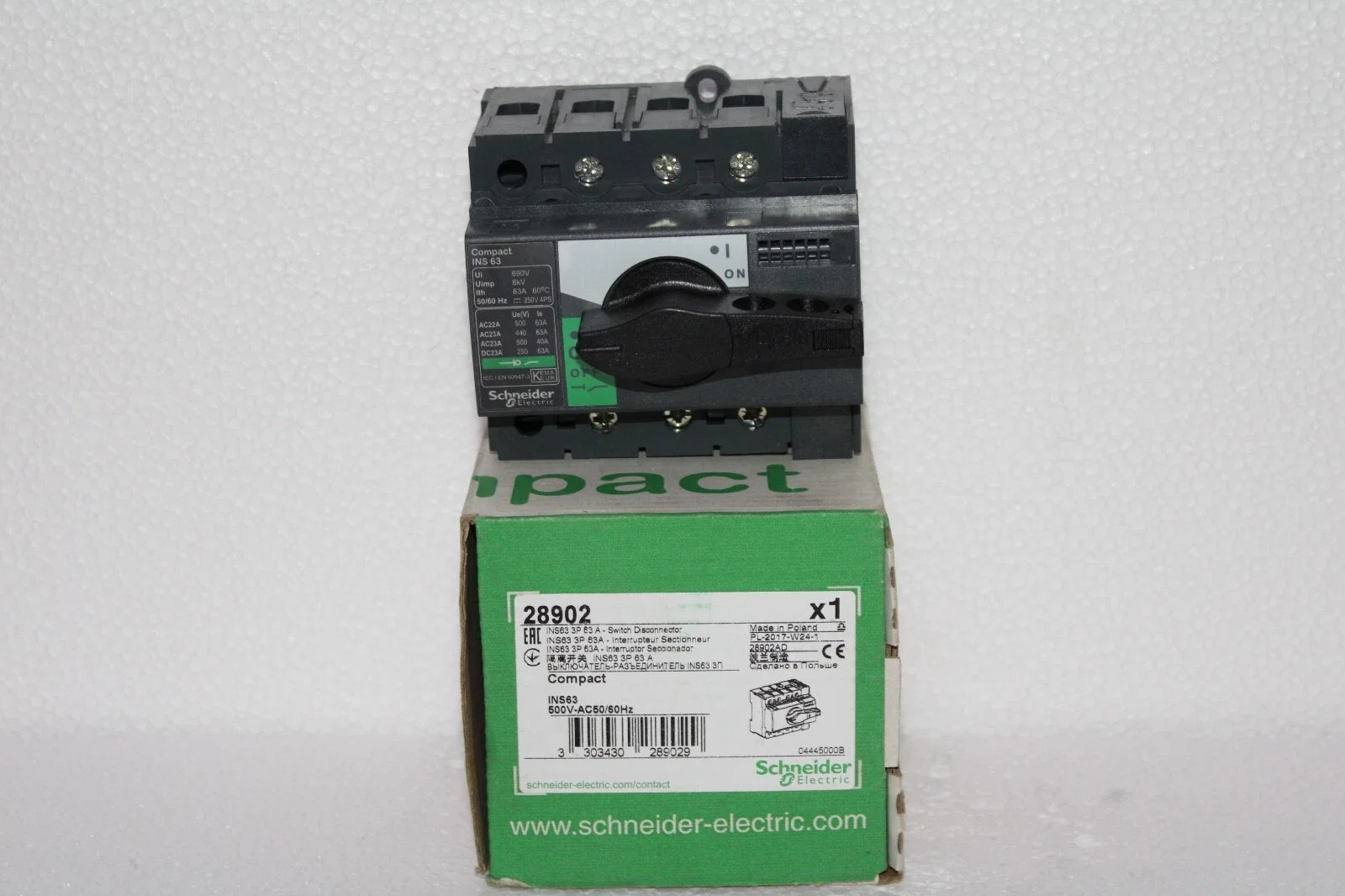 

Выключатель-разъединитель INS63 3P 28902