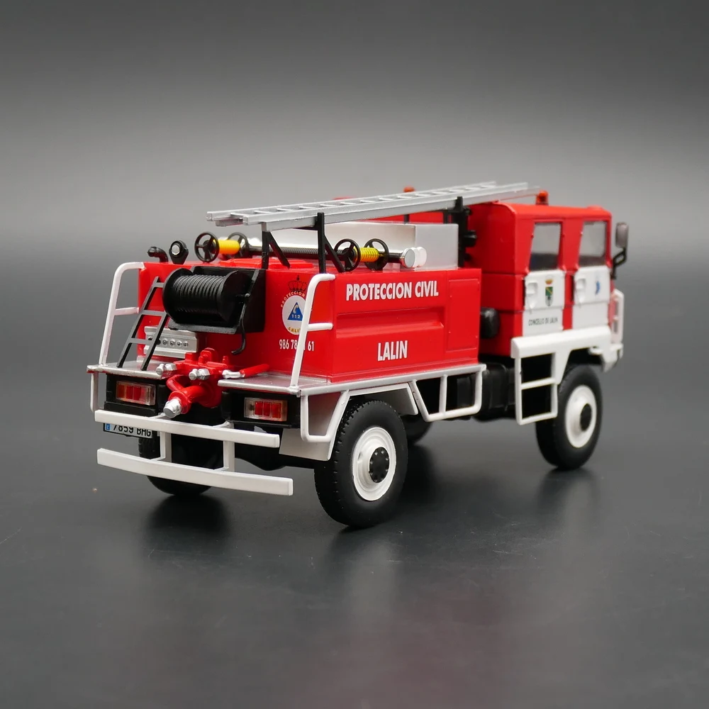 Diecast Ixo 1:43 escala Pegaso 3046 Picasso motor de bomberos francés coche en miniatura de aleación juguete de Metal modelo de coche juguete coleccionable regalo recuerdo