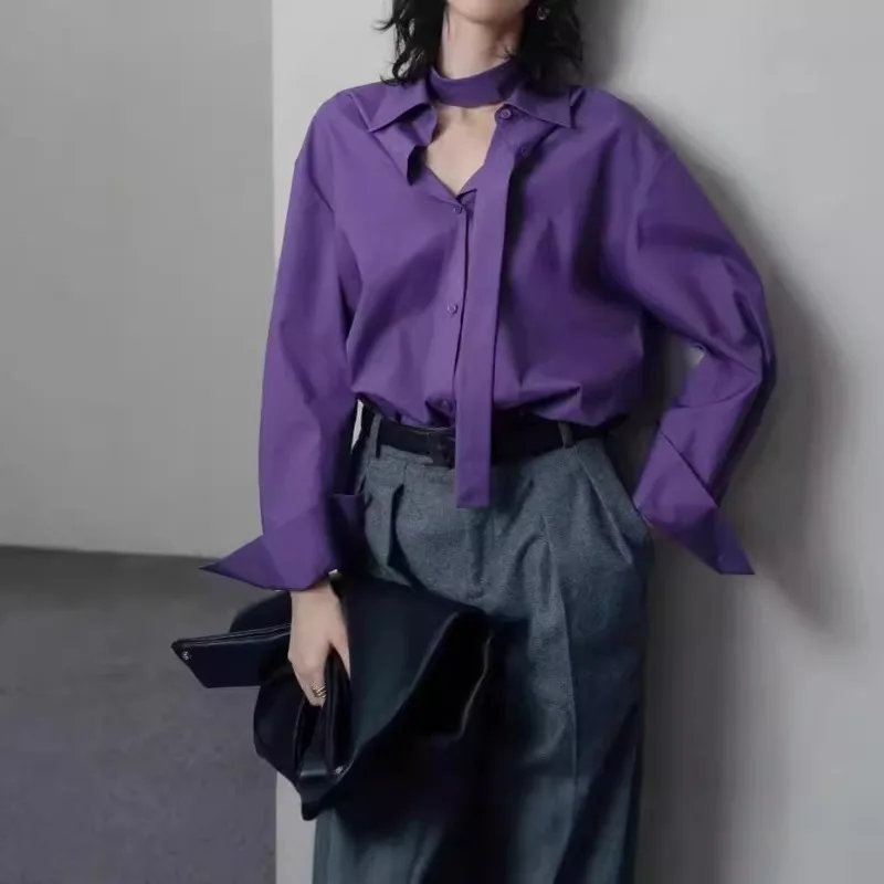 

The Spring 2026 Top Is Layered with A Detachable Streamer and Layered with A Long-sleeved Shirt