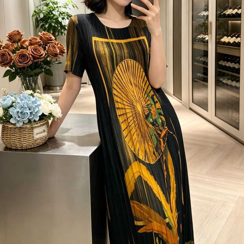 2026 summer new pleated dress super elastic round neck short sleeve medium and long  white dress women