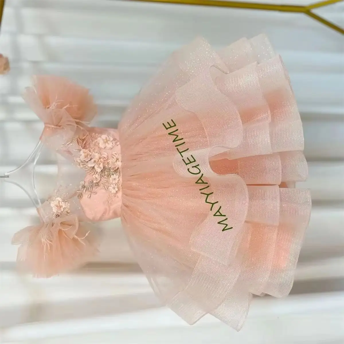

CustomizeLuxury Feather-Trimmed Pink Princess Ball Gown – Rose Gold 3D Flowers Baby & Toddler Flower Girl Dress for Holy Communi