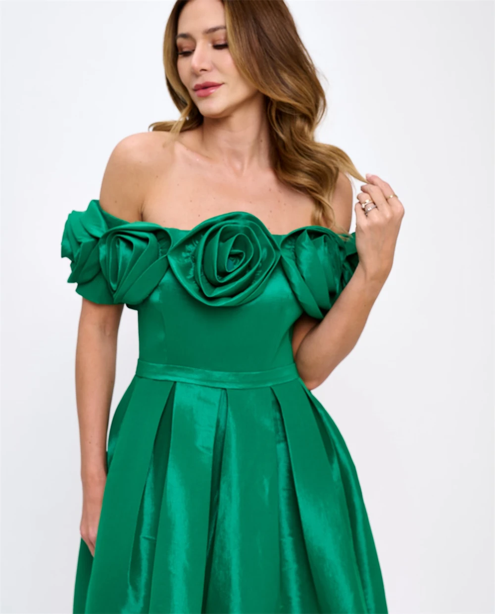 Vestido de noche personalizado, exquisito satén sin tirantes, hombros descubiertos, mangas cortas, vestidos de graduación, corte en A, vestidos para ocasiones especiales