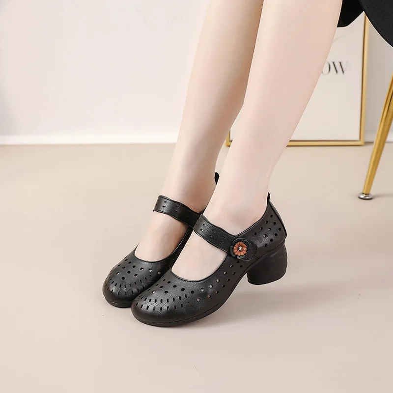 2025 موضة أنيقة جوفاء أحذية من الجلد الطبيعي عالية الكعب الربيع الصيف النساء الصنادل مريحة عدم الانزلاق تنفس