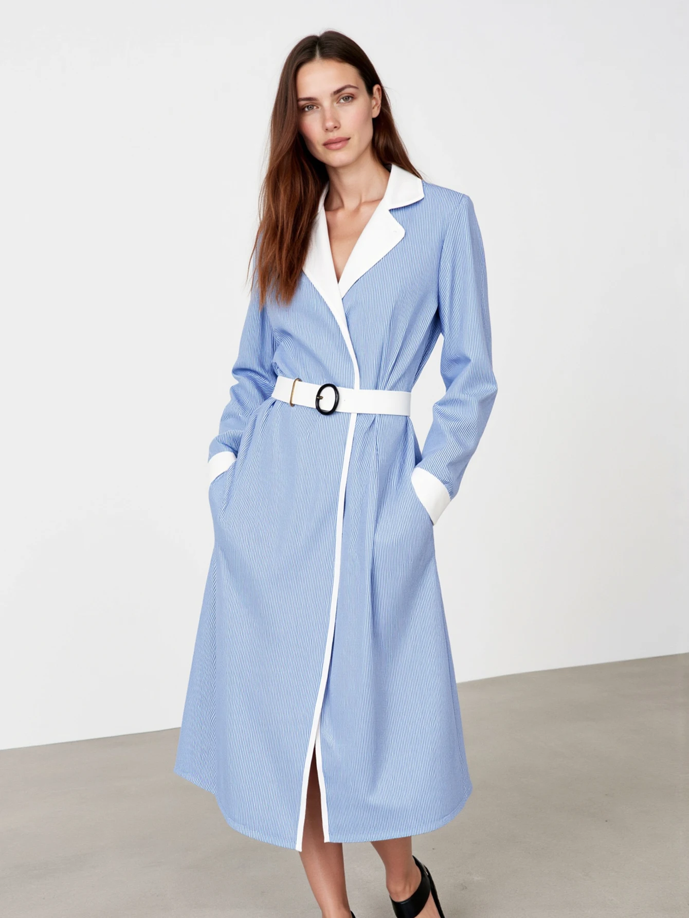 

Женский осенний плащ с длинным рукавом и шалевым воротником в стиле пэчворк с карманами в приличном стиле