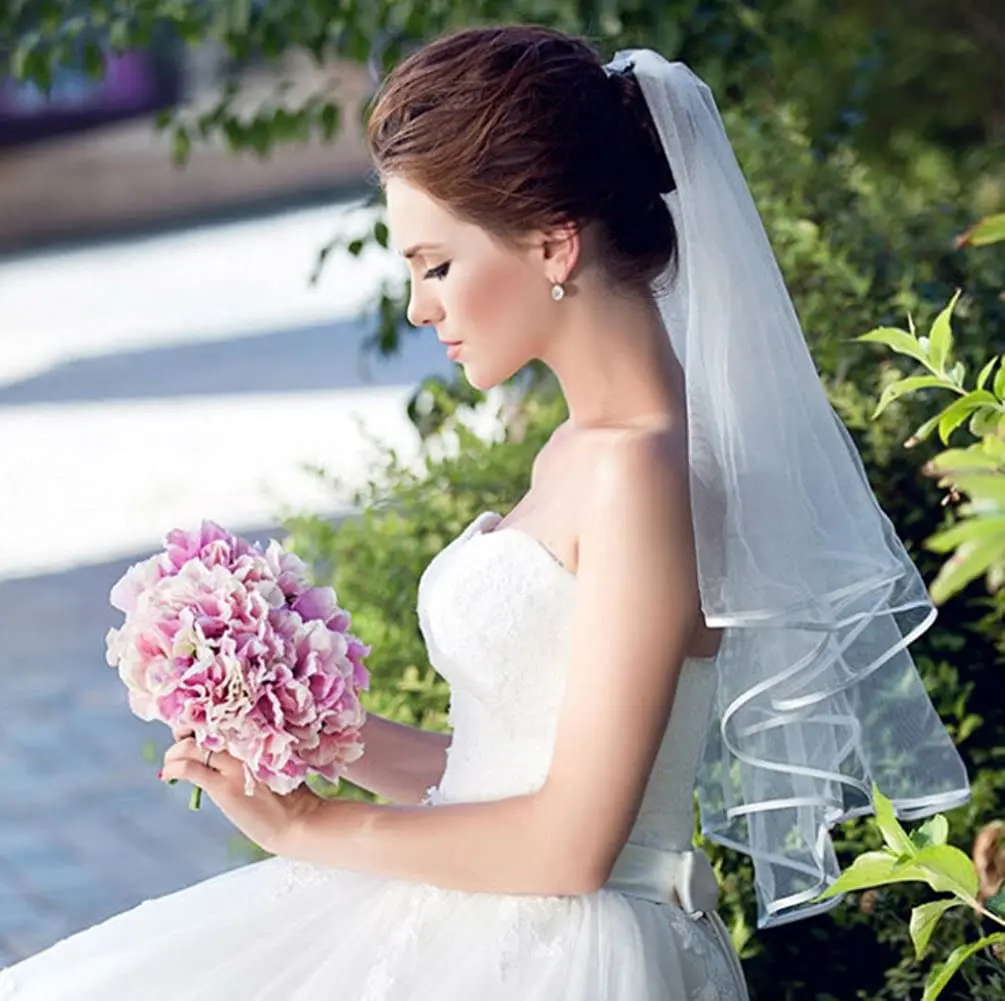 Voiles de mariage en tulle blanc pour femmes, bord de ruban court avec peigne pour les mariées, costume de fête d'enterrement de vie de jeune fille