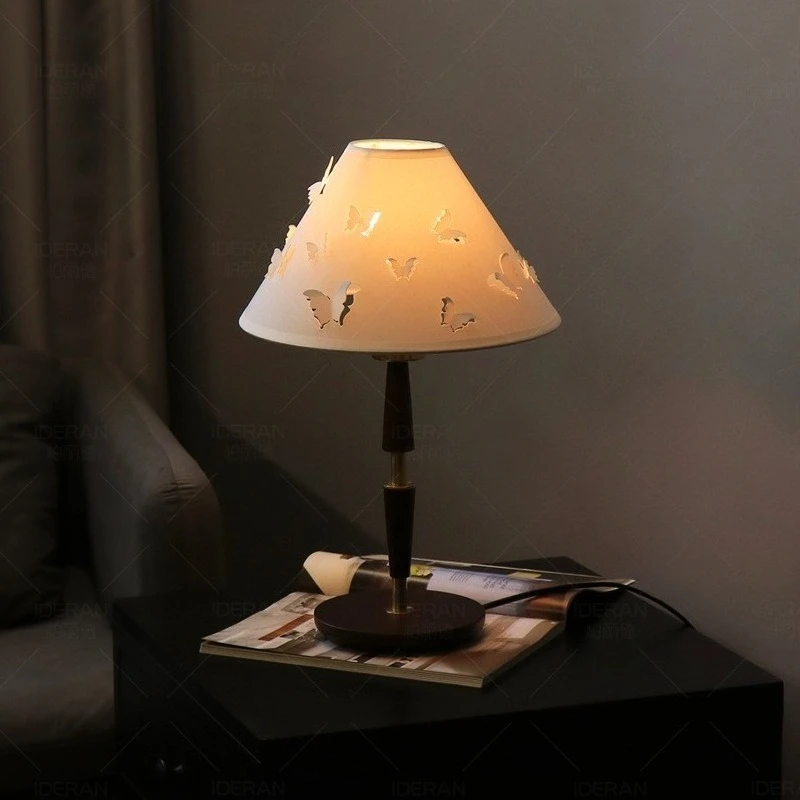 

American Retro Wooden Base Table Lamps White Hollow-out Butterfly Fabric Lampshade Living Room Bedroom Study Office Desk Lights