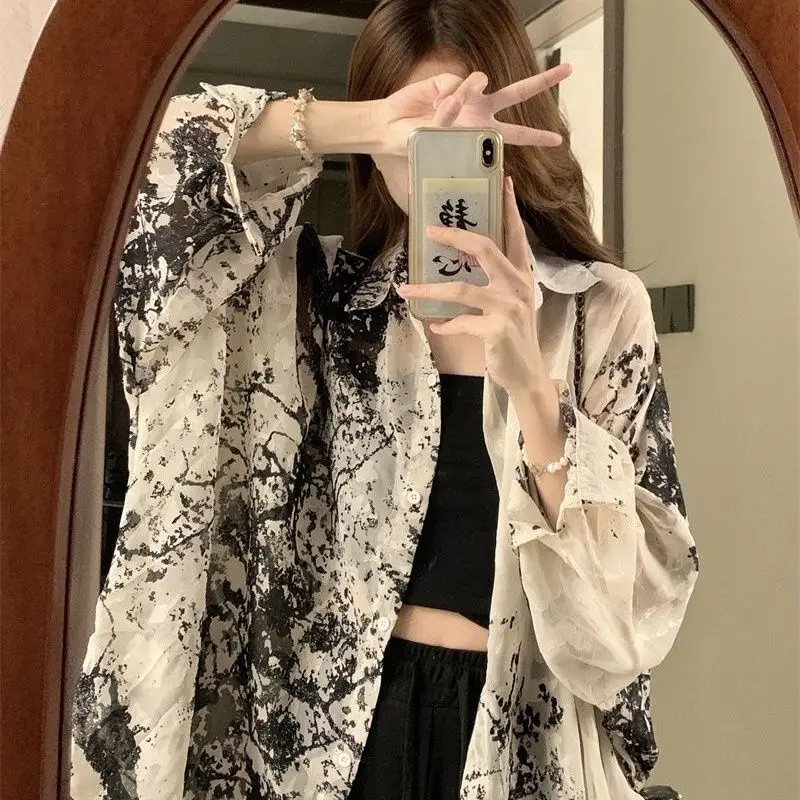 Large Size Chubby MM Ink Printed Chiffon Sunscreen Shirt 300 Pounds Summer Retro Loose Long Sleeved Top Jacket for Women