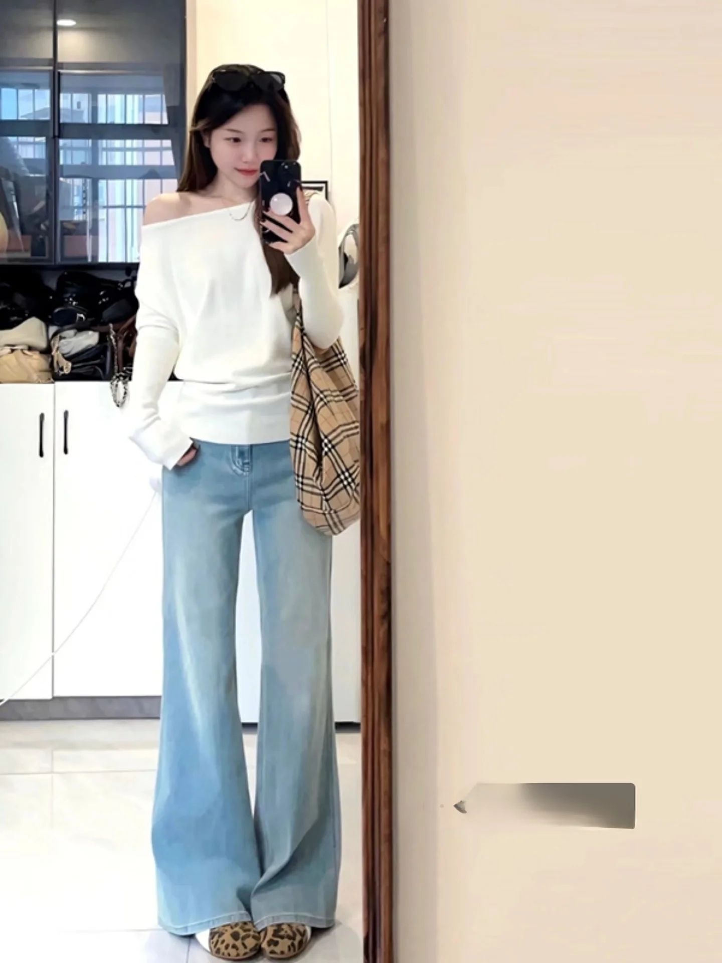 

White Asymmetrical oulder Long Sve Knitted Sweater Women's Ele Slimming Beautiful Top French Sle Casual Simple Design