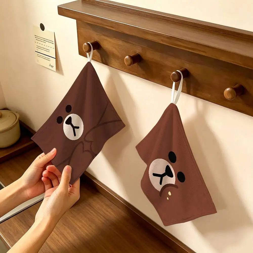 L-Lines Friends B-Brown Bear Hanging Design Hand Wiping Towel, Polyester Cotton Fabric, Universal for Bathroom Kitchen