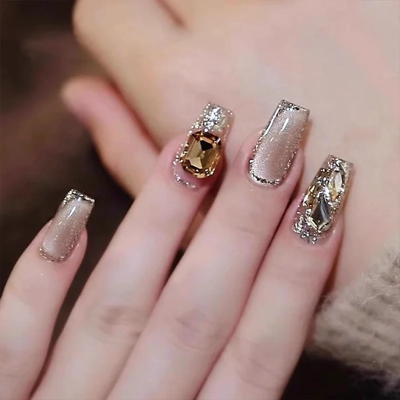 

Wear A Medium and Long Handmade Manicure, Advanced Sense Flash Diamond Cat's Eye, Spring and Summer White Nail Piece