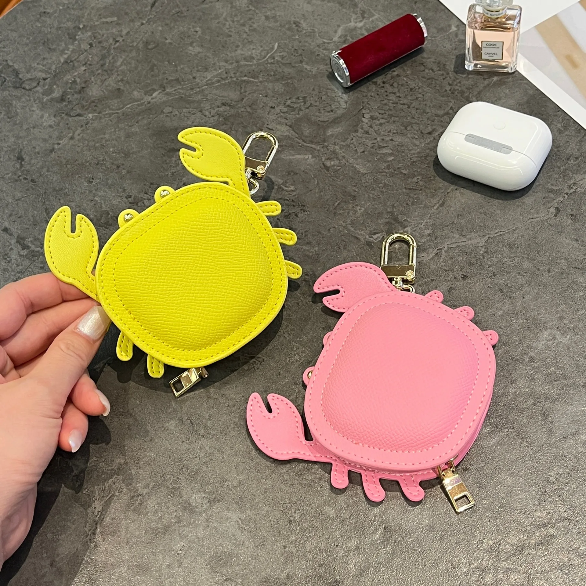 

Simulation Leather Bag Pendant, Small Crab Cute Mini Change Bag, Fashionable Light Luxury Earphone Bag